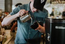 How Restaurants Can Ease Employee Stress This Holiday Season