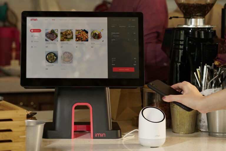 Ordering the Future: How Digital and Contactless Menus are Revolutionizing Dining